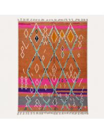 Tapis Beni Ouarain artisanal marocain en laine terracotta et rose fuchsia à motifs géométriques