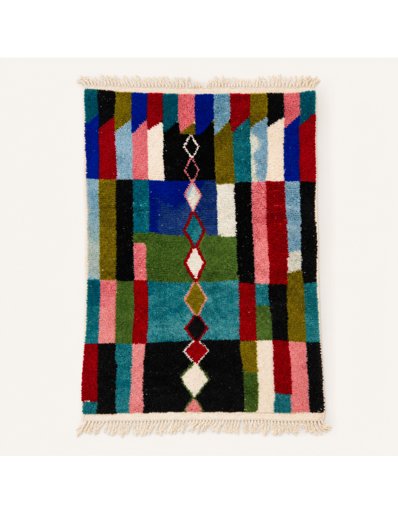 Tapis Beni Ouarain artisanal marocain en laine noir et multicolore avec motif géométrique