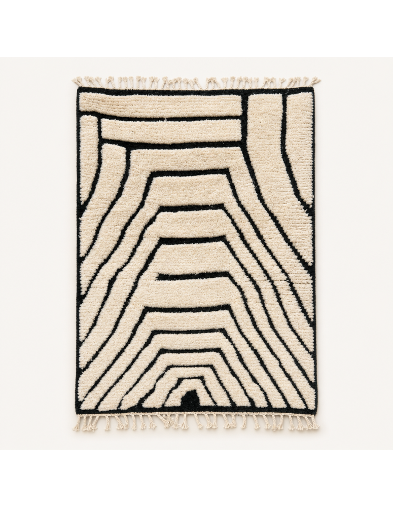 Tapis Beni Ouarain artisanal marocain en laine ivoire crème et noir, motif géométrique central
