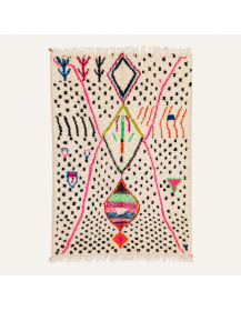 Tapis Beni Ouarain artisanal marocain en laine ivoire crème à motifs géométriques multicolores