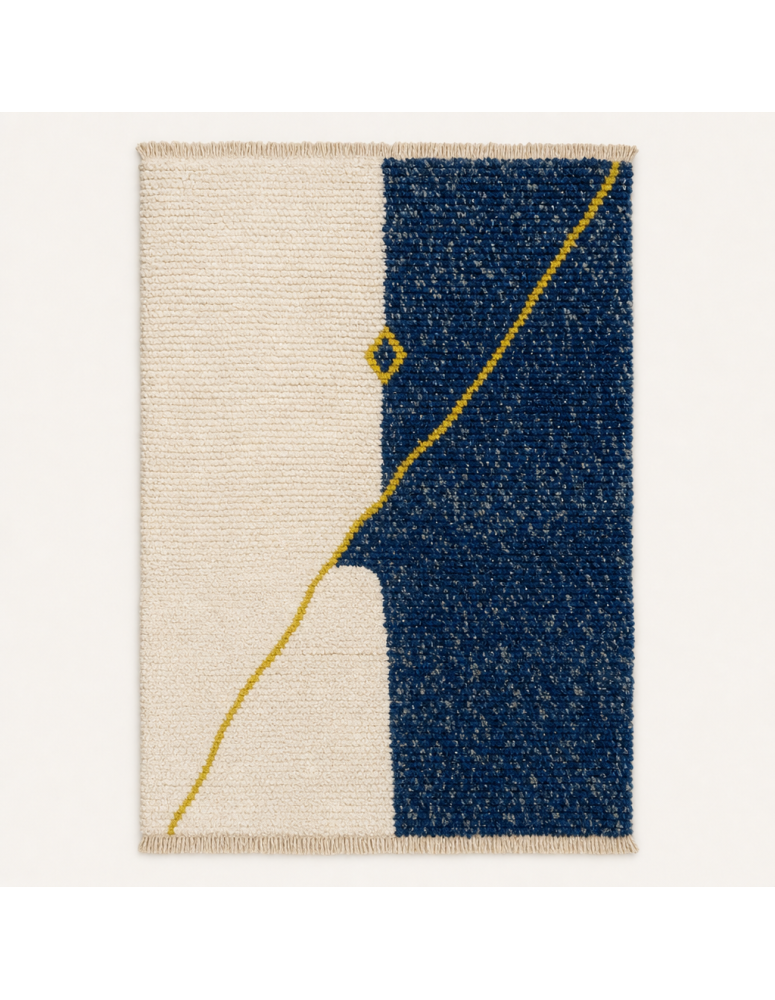 Tapis Beni Ouarain artisanal marocain en laine bleu marine et ivoire à motif géométrique abstrait