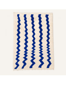 Tapis Beni Ouarain artisanal marocain en laine ivoire et bleu cobalt à motif zigzag
