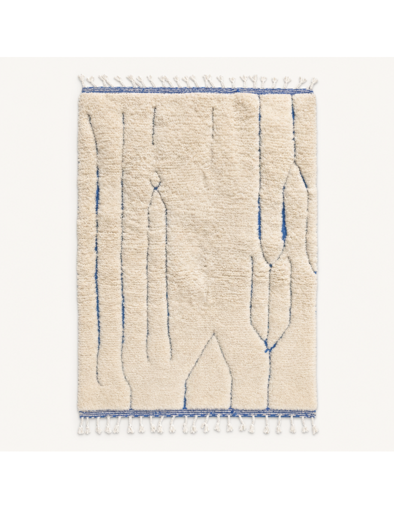Tapis Beni Ouarain artisanal marocain en laine ivoire écru et bleu gris à bandes verticales en relief