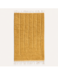 Tapis Beni Ouarain artisanal marocain en laine ocre doré et miel clair, motif géométrique en relief
