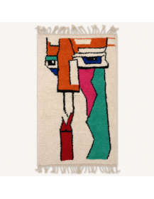 Tapis Beni Ouarain artisanal marocain en laine écrue à motif figuratif abstrait multicolore