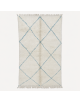 Tapis Beni Ouarain artisanal marocain ivoire écru et bleu gris pâle à motif de losanges
