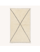 Tapis Beni Ouarain artisanal marocain en laine ivoire écru avec motif X noir