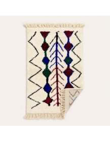 Tapis Beni Ouarain artisanal marocain présenté de face, revers non visible