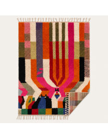 Tapis artisanal marocain en laine vu de dos