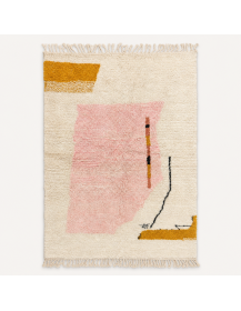Tapis Beni Ouarain artisanal marocain en laine ivoire écru, rose poudré, ocre et ligne noire