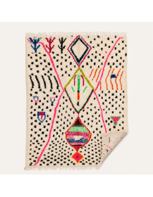 Tapis artisanal marocain en laine vu au dos