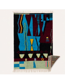 Vue arrière non présentée du tapis artisanal marocain