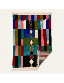 Tapis Beni Ouarain artisanal noir et multicolore vu au dos