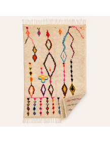 Tapis artisanal marocain rectangulaire en laine ivoire écru, face arrière non présentée