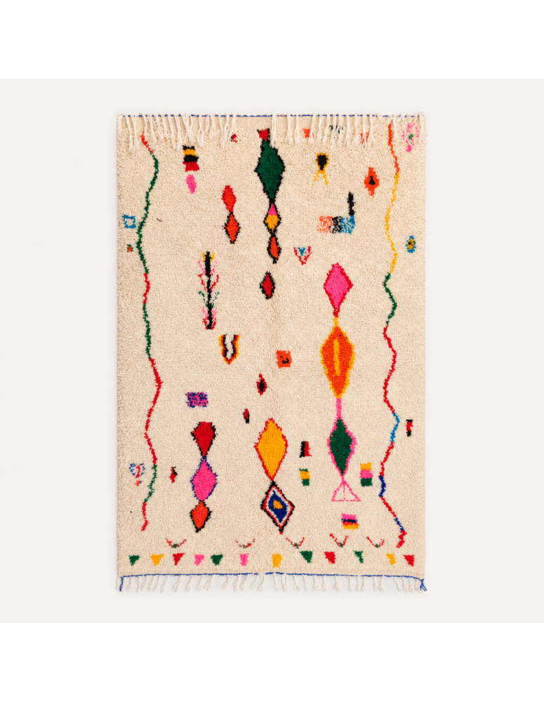 Tapis Beni Ouarain artisanal marocain en laine écrue avec motifs berbères abstraits multicolores