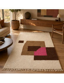 Tapis artisanal marocain Beni Ouarain ivoire et brun dans un intérieur contemporain chaleureux