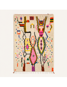 Tapis Beni Ouarain artisanal marocain en laine ivoire et multicolore, composition abstraite et figurative