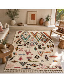 Tapis Beni Ouarain ivoire à motifs colorés dans un salon bohème contemporain