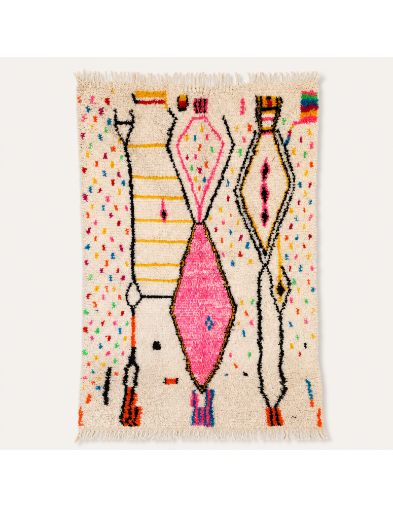 Tapis Beni Ouarain artisanal marocain en laine ivoire écru avec motifs géométriques multicolores