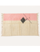 Tapis Beni Ouarain artisanal marocain en laine ivoire crème avec bande rose poudré et losange anthracite